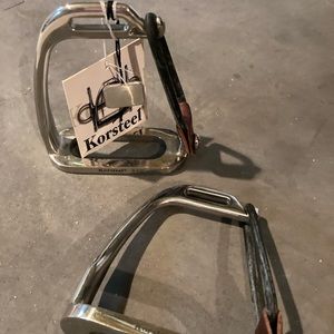 Hunter Jumper Stirrups